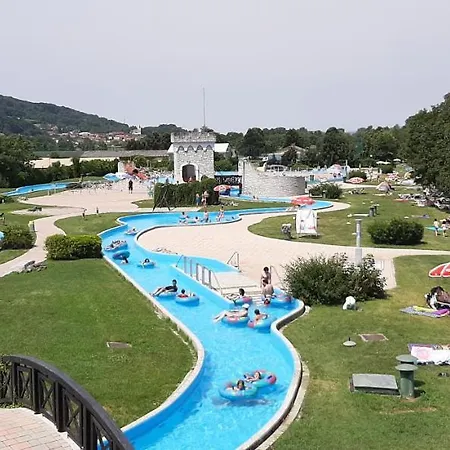 Terme Catez 7 公寓 *